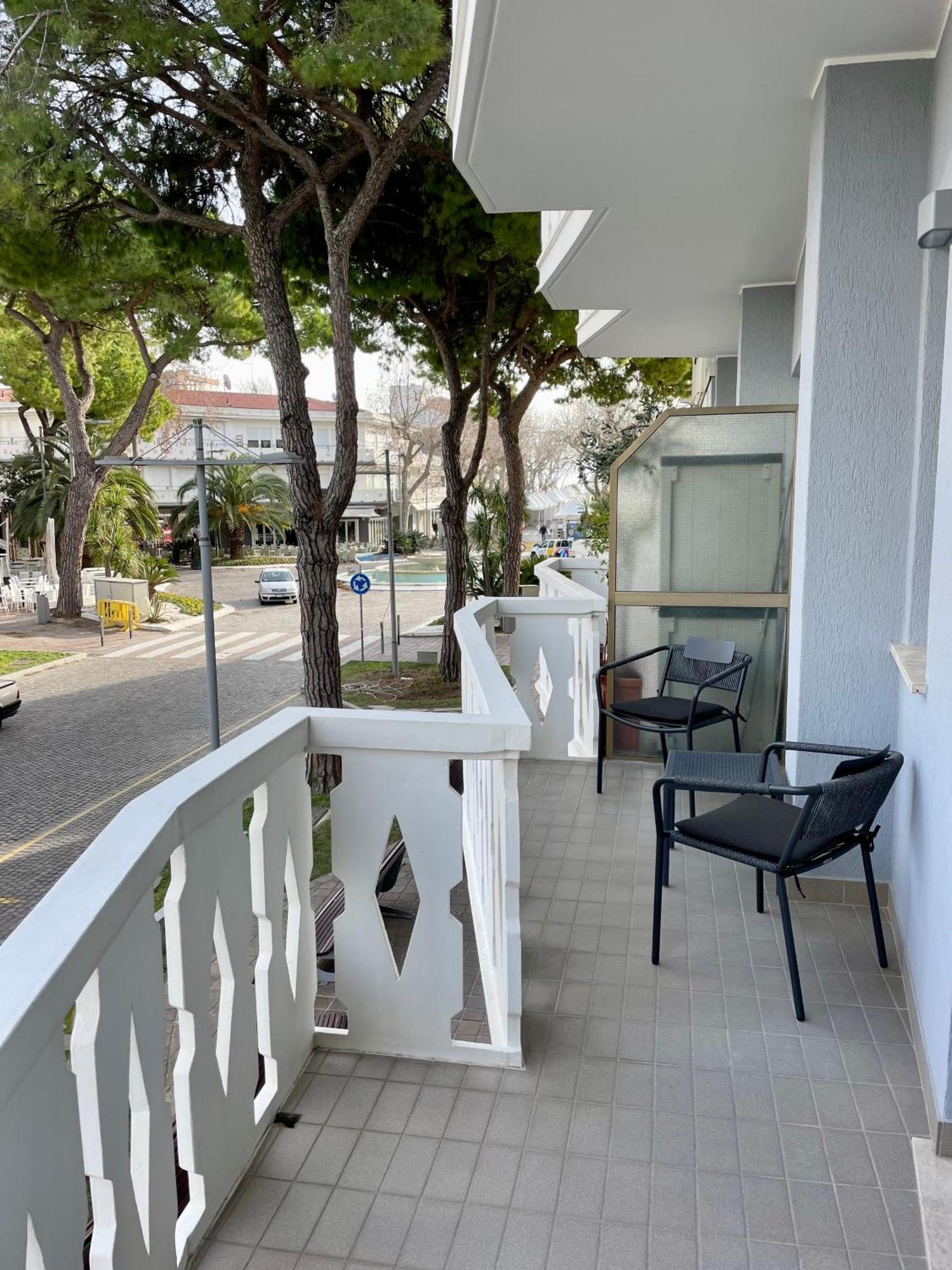 Rondinella Suite Lignano Sabbiadoro Esterno foto